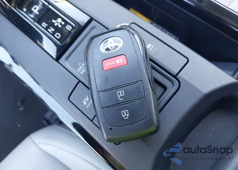 2025 Toyota Prius Xle z USA, uszkodzony, nr VIN JTDACAAU1S3064360